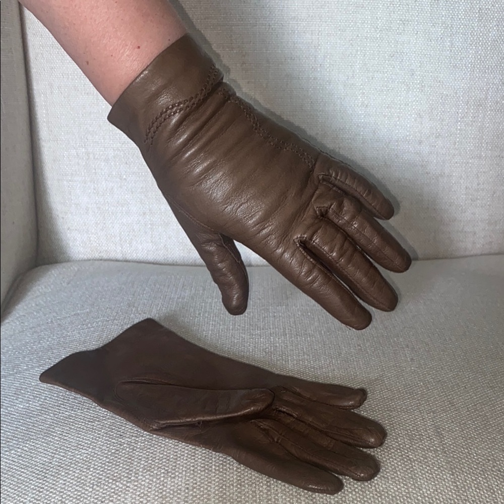 Elegant Brown Leather Gloves